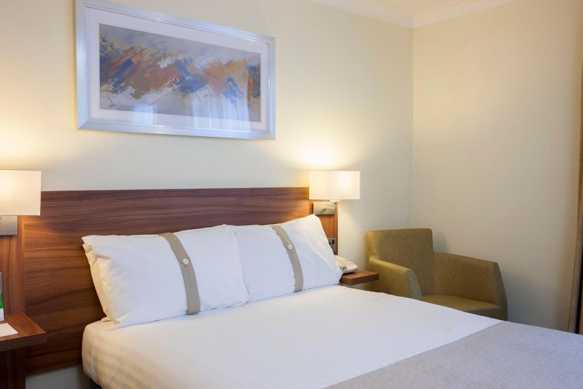 Hotel By Ihg